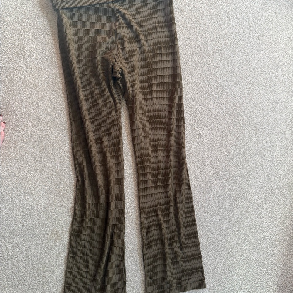 NWT Savage Fenty ribbed olive green pants